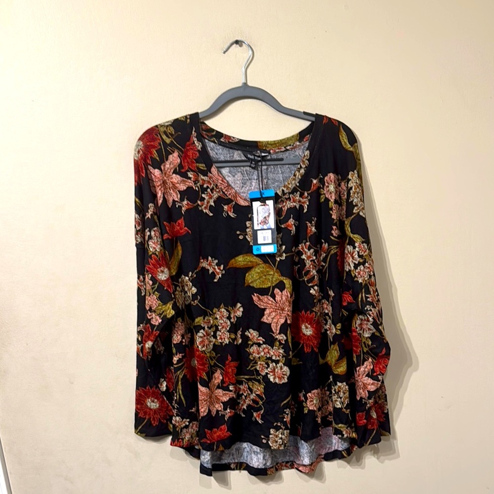 Well Worn Black Floral Top sz 2x NEW NWT Plus Size Hi Low Tunic Long Sleeve